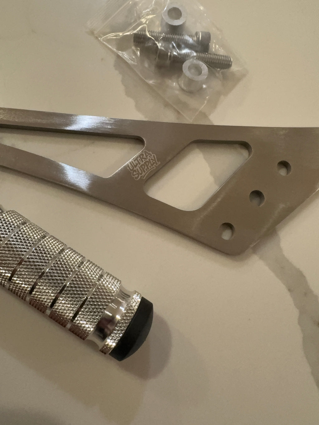 Ultra Bee shift-lock